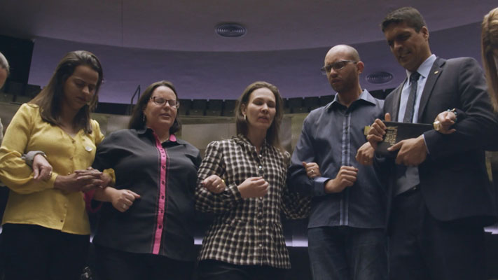 apocalipse deputados rezando