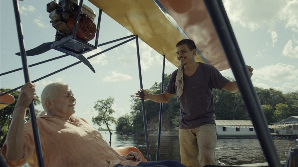 Denise Weinberg e Adanilo em "O Último Azul".