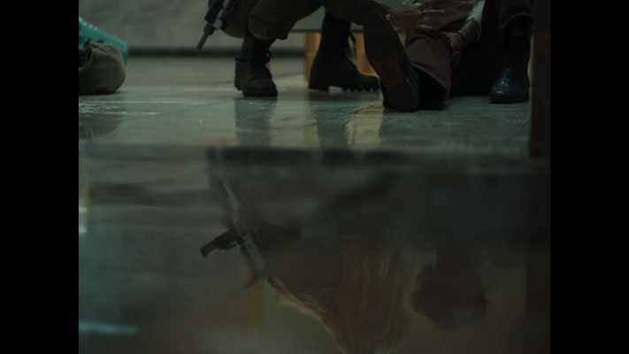 água no chão do banheiro