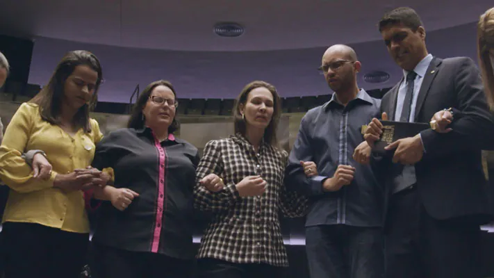 apocalipse deputados rezando
